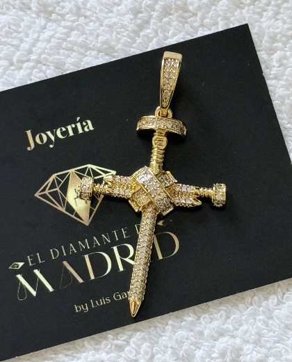 DIJE CRUZ DE CLAVO